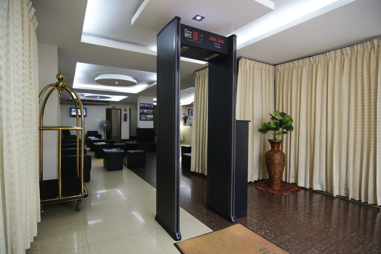 Holiday Xpress Dhaka Exterior photo